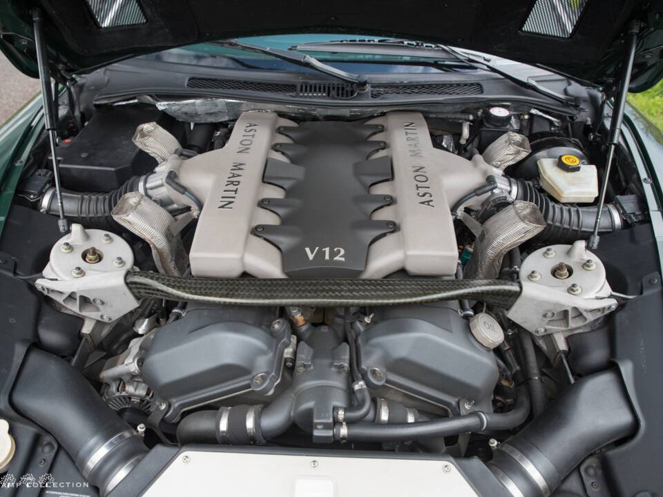 Image 15/17 of Aston Martin V12 Vanquish (2004)