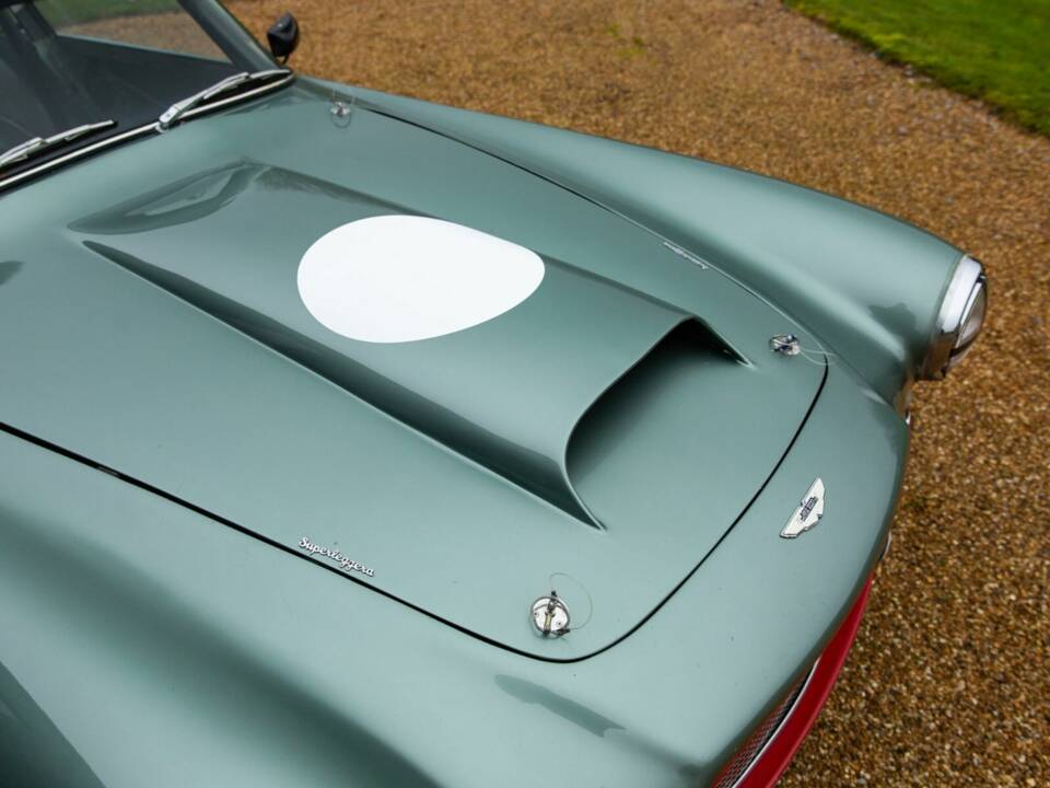 Image 13/50 de Aston Martin DB 4 Lightweight (1961)