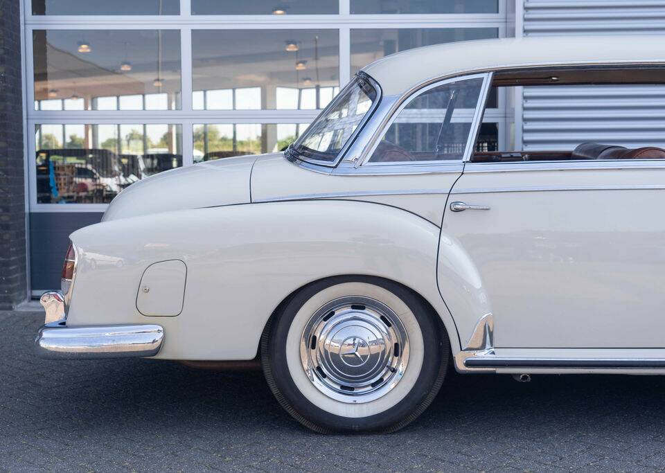 Image 6/8 of Mercedes-Benz 300 d (1961)