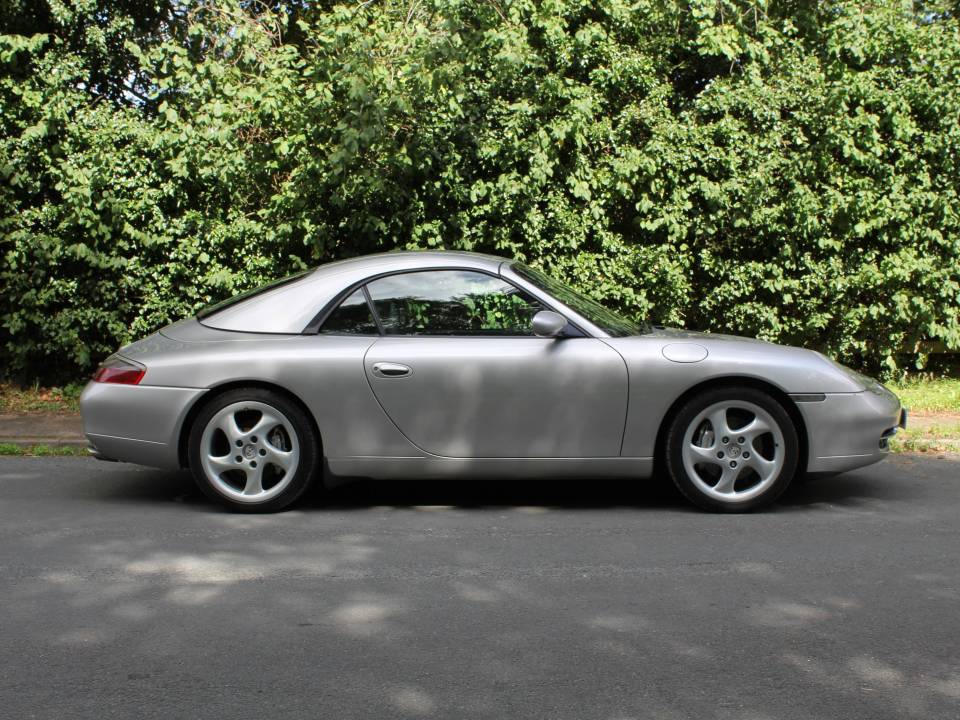 Immagine 9/20 di Porsche 911 Carrera 4 (2000)