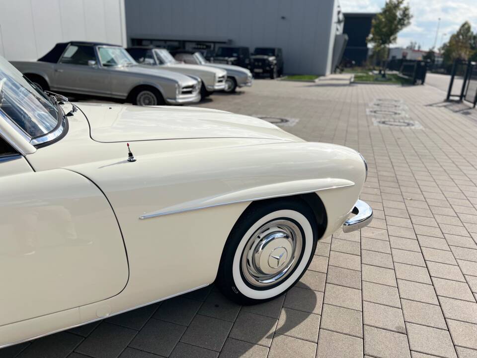 Afbeelding 6/28 van Mercedes-Benz 190 SL (1960)