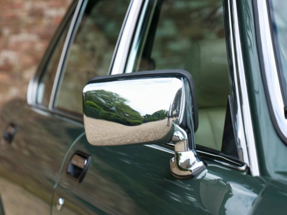 Image 47/50 of Jaguar XJ 6 4.2 (1985)