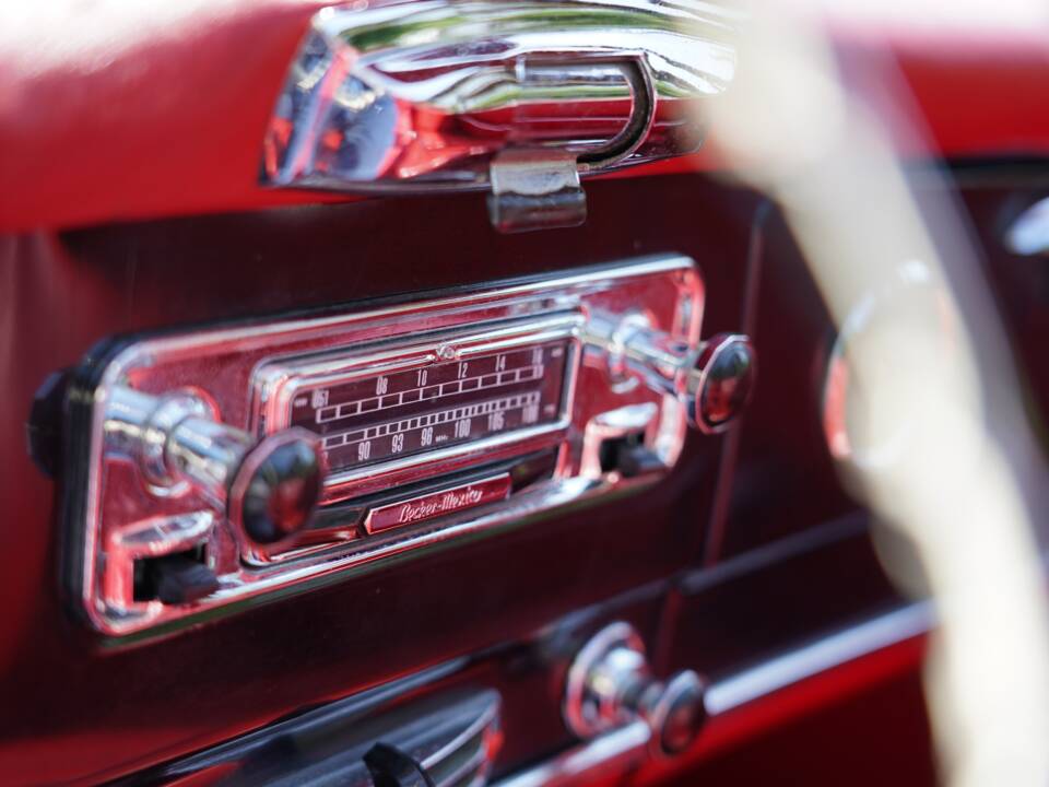 Image 10/16 of Mercedes-Benz 190 SL (1963)