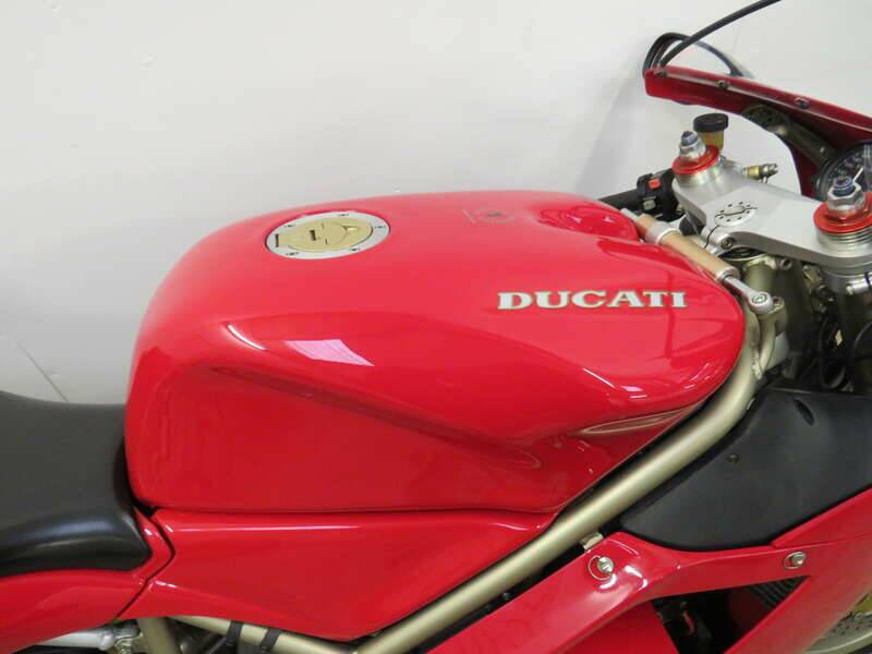 Bild 16/47 von Ducati 916 Strada (1994)