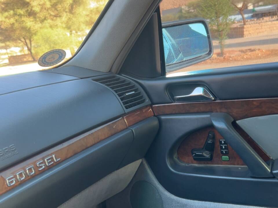 Image 13/80 de Mercedes-Benz 600 SEL (1993)