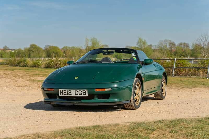 Image 48/50 of Lotus Elan (1991)