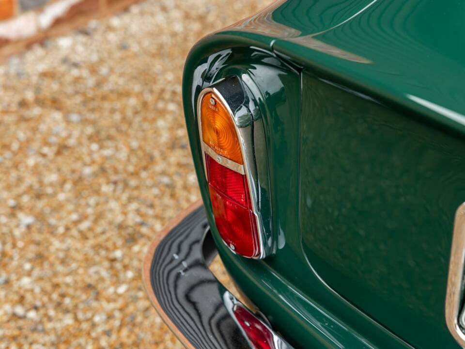 Afbeelding 23/50 van Aston Martin DB 6 (1967)