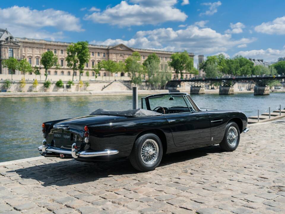 Image 15/33 of Aston Martin DB 5 Volante (1964)