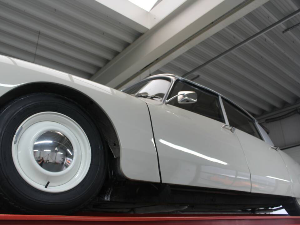 Afbeelding 13/50 van Citroën D Spécial (1971)