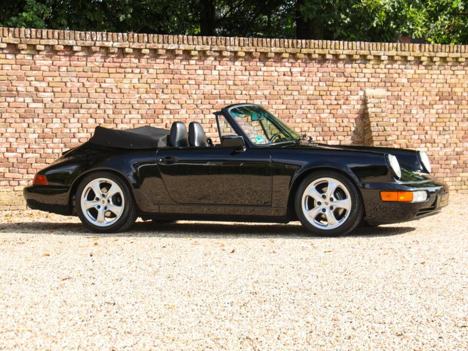 Image 40/50 de Porsche 911 Carrera 2 (1991)