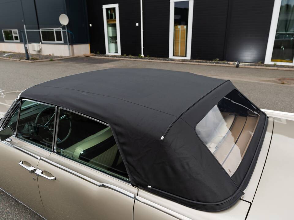 Bild 24/100 von Lincoln Continental Convertible (1965)