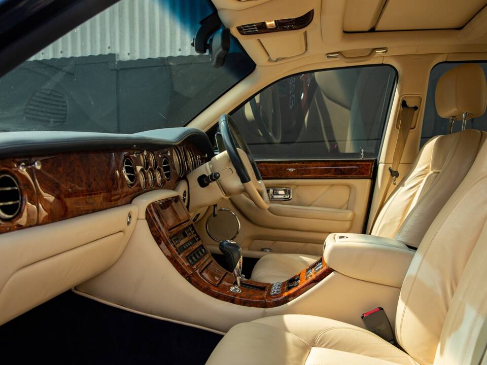 Image 4/50 of Bentley Arnage T (2004)