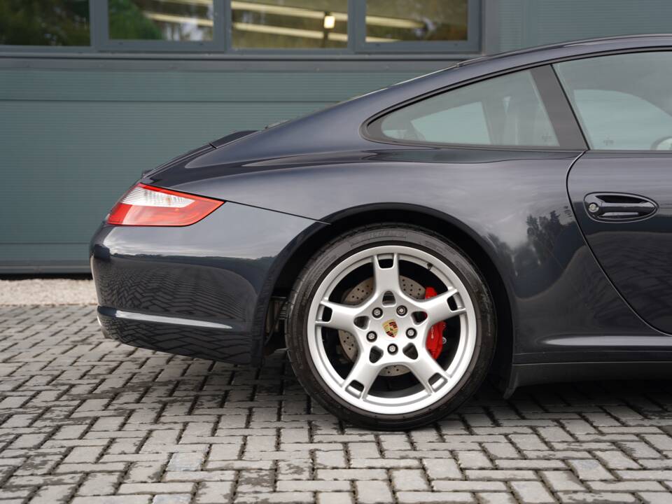 Bild 23/50 von Porsche 911 Carrera 4S (2007)