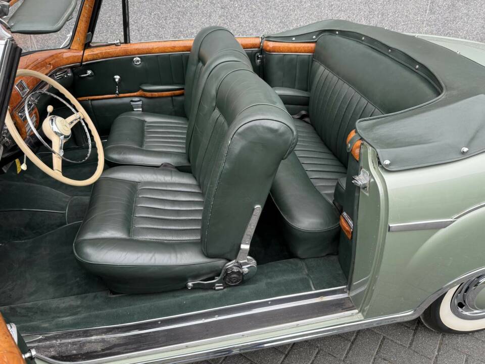 Image 32/50 of Mercedes-Benz 220 S Cabriolet (1958)