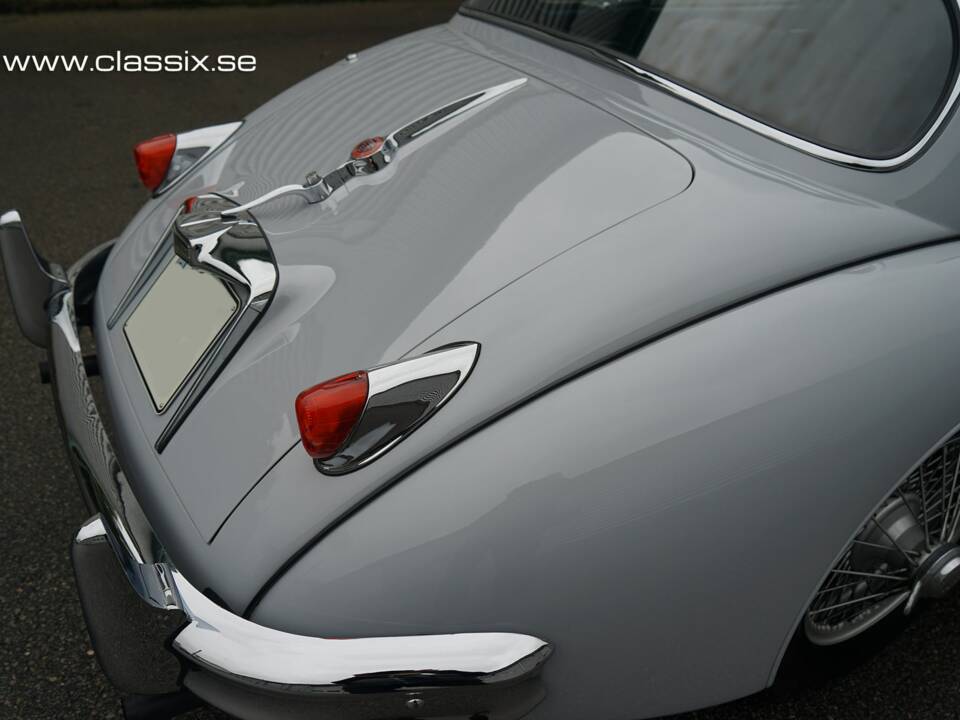 Image 16/31 of Jaguar XK 150 FHC (1958)