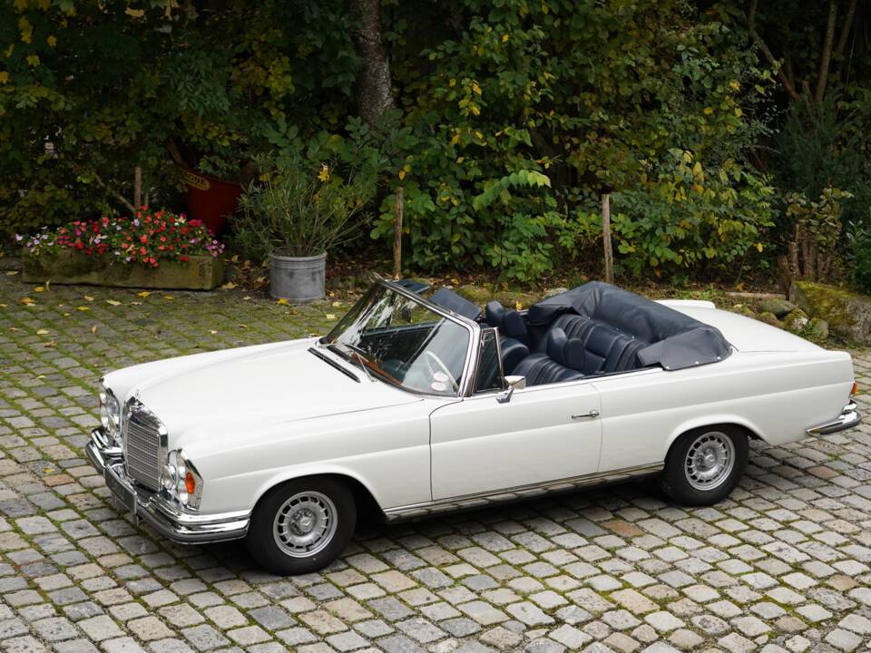 Image 1/15 of Mercedes-Benz 280 SE 3,5 (1971)