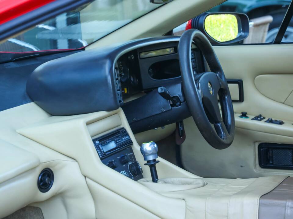 Obraz 33/50 pojazdu Lotus Esprit SE (1992)