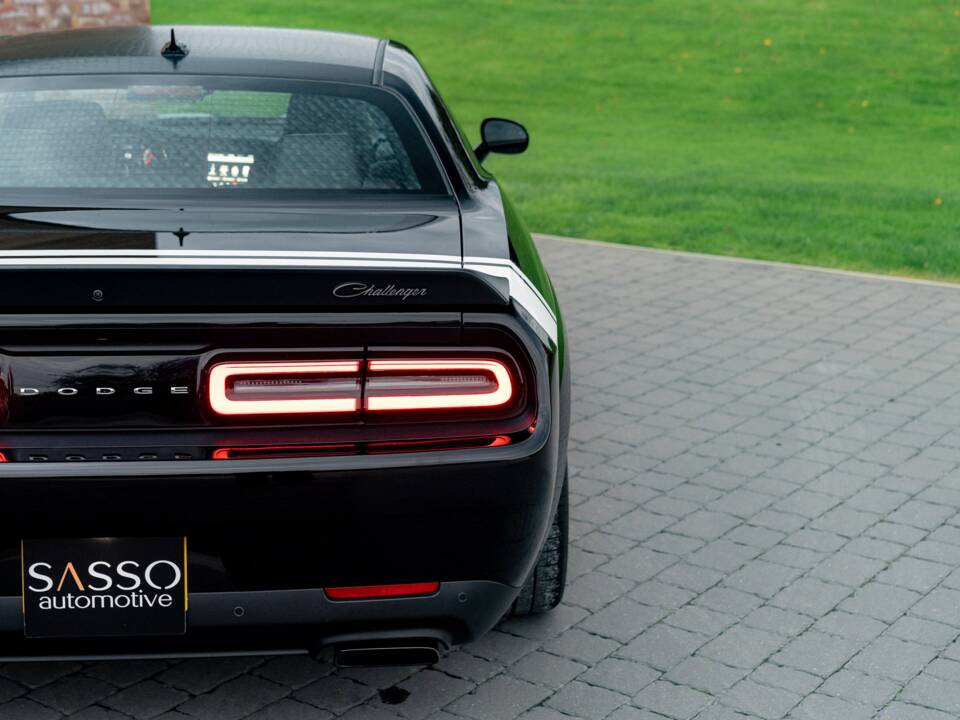 Image 46/86 of Dodge Challenger SRT "Black Ghost" (2023)