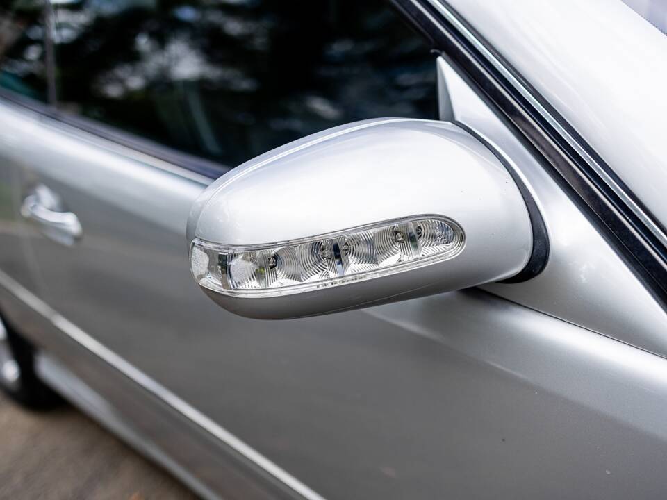 Image 30/36 of Mercedes-Benz CL 500 (2004)