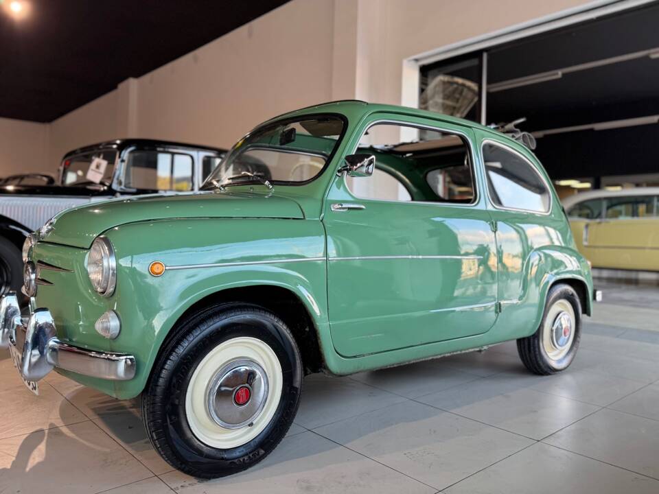 Immagine 1/36 di SEAT 600 D (1966)