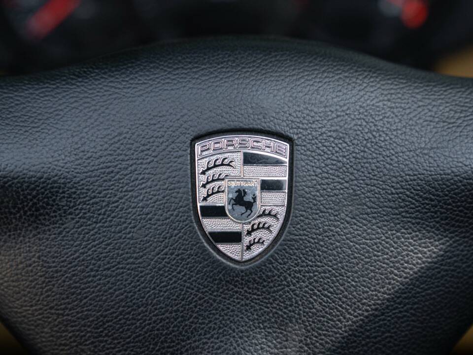 Image 46/50 of Porsche Boxster (2000)