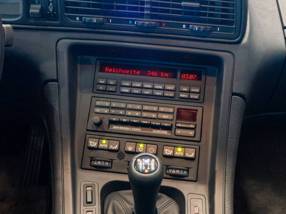 Image 39/46 of BMW 850CSi (1993)