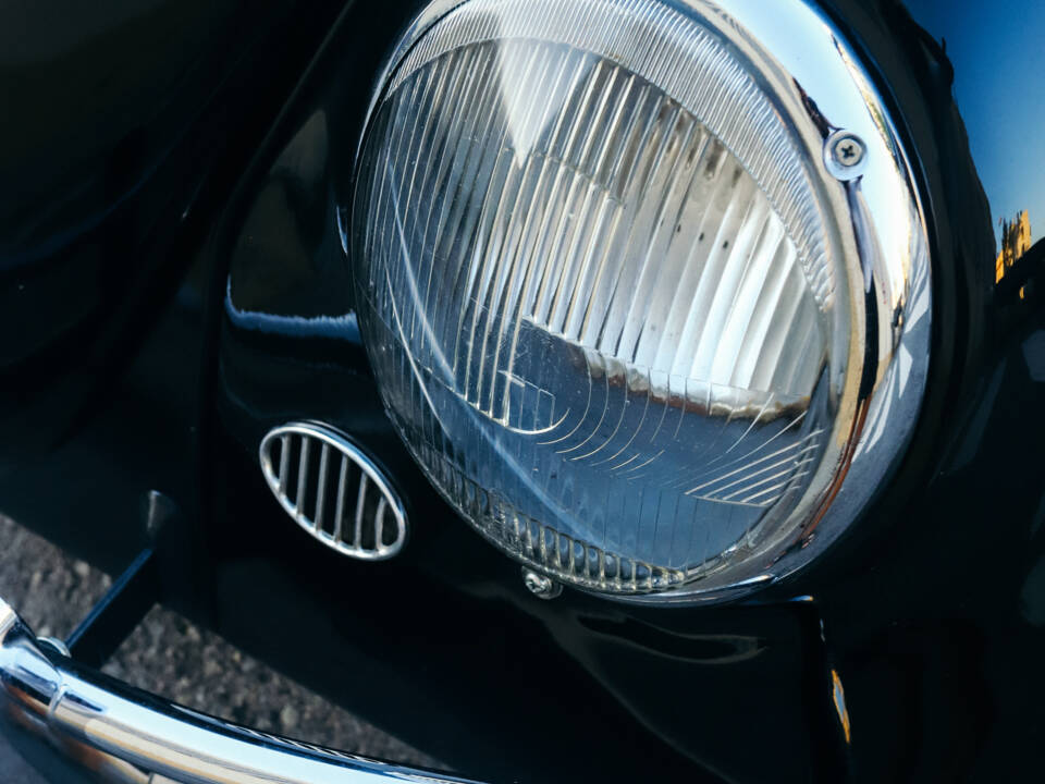 Image 124/130 of Volkswagen Beetle 1200 Export &quot;Oval&quot; (1954)