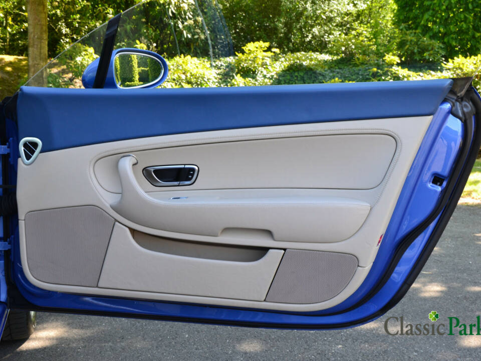Image 17/50 of Bentley Continental GT (2005)