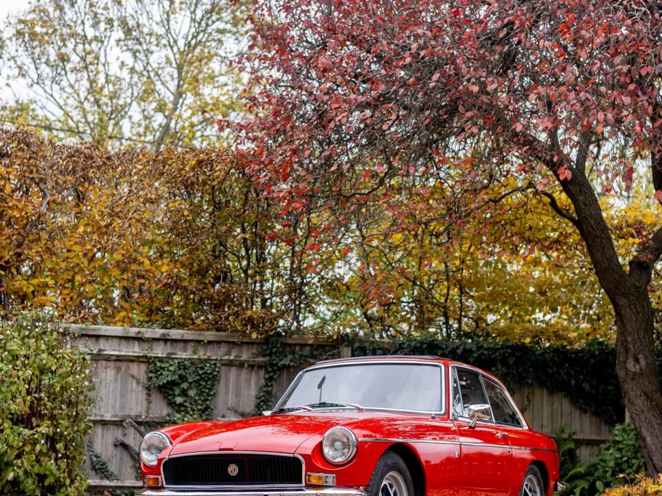 Image 10/39 de MG MGB GT (1972)