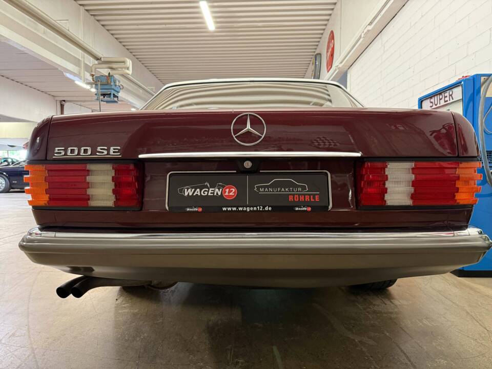 Image 15/18 of Mercedes-Benz 500 SE (1985)