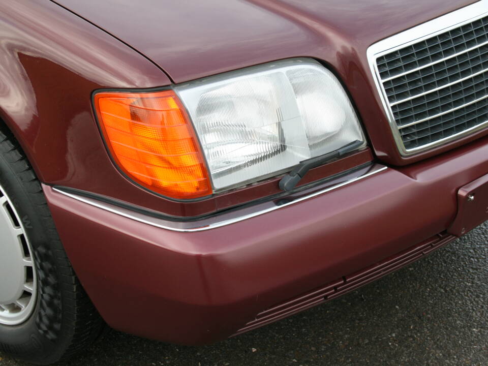 Image 15/69 of Mercedes-Benz 500 SE (1992)