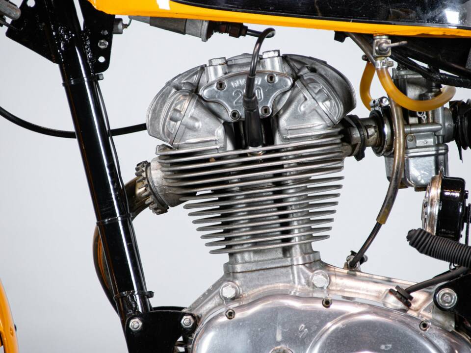 Immagine 20/50 di Ducati 250 Scrambler (1971)