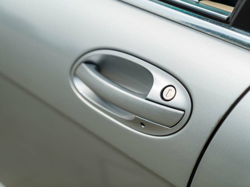 Bild 16/50 von BMW 745d (2005)