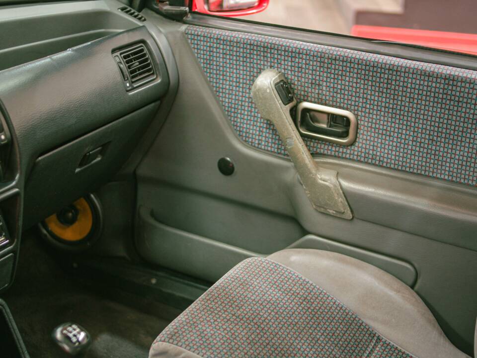 Bild 22/23 von Ford Escort turbo RS (1986)