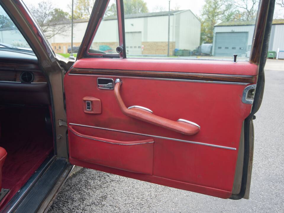 Bild 15/36 von Mercedes-Benz 300 SEL 6.3 (1969)