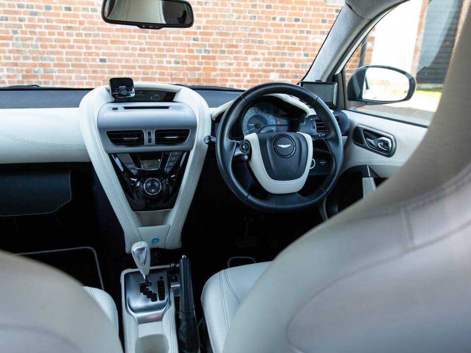 Bild 73/95 von Aston Martin Cygnet (2012)