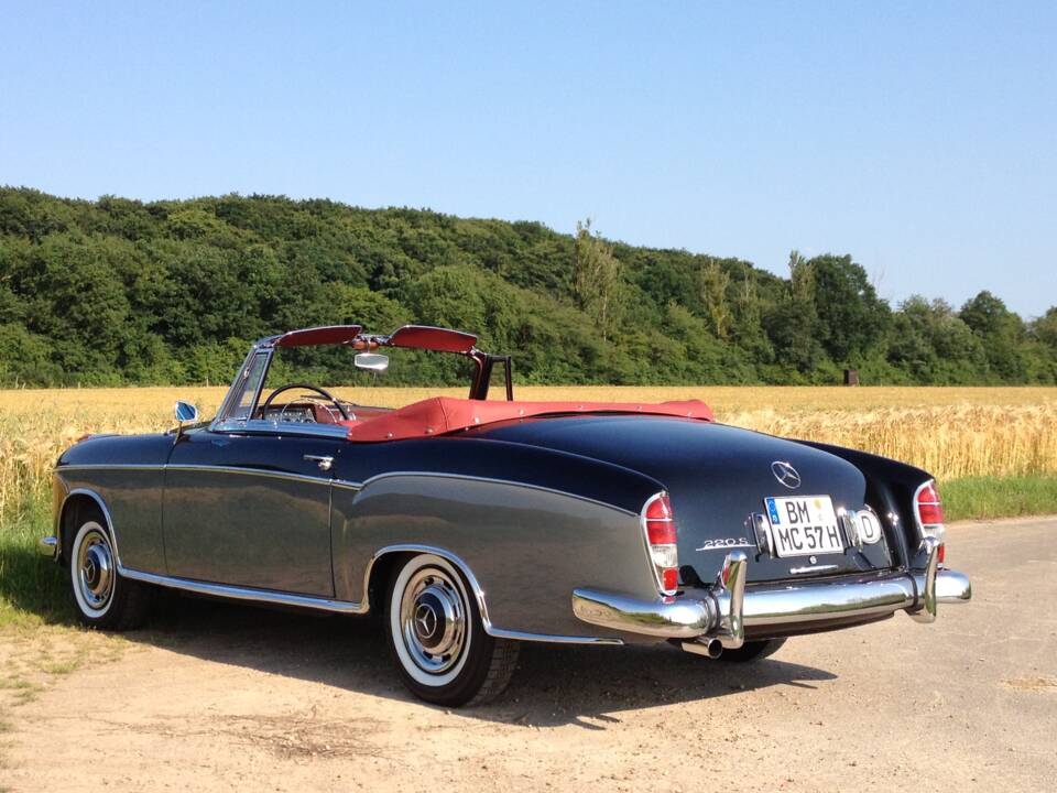 Afbeelding 13/118 van Mercedes-Benz 220 S Cabriolet (1957)