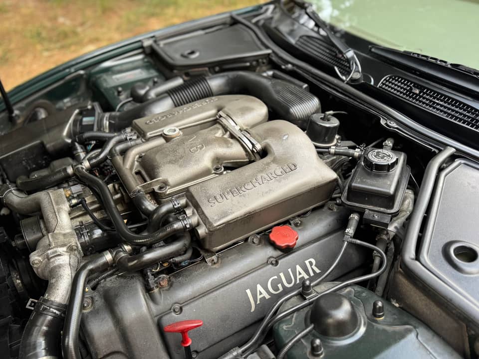 Image 14/40 de Jaguar XKR (1998)