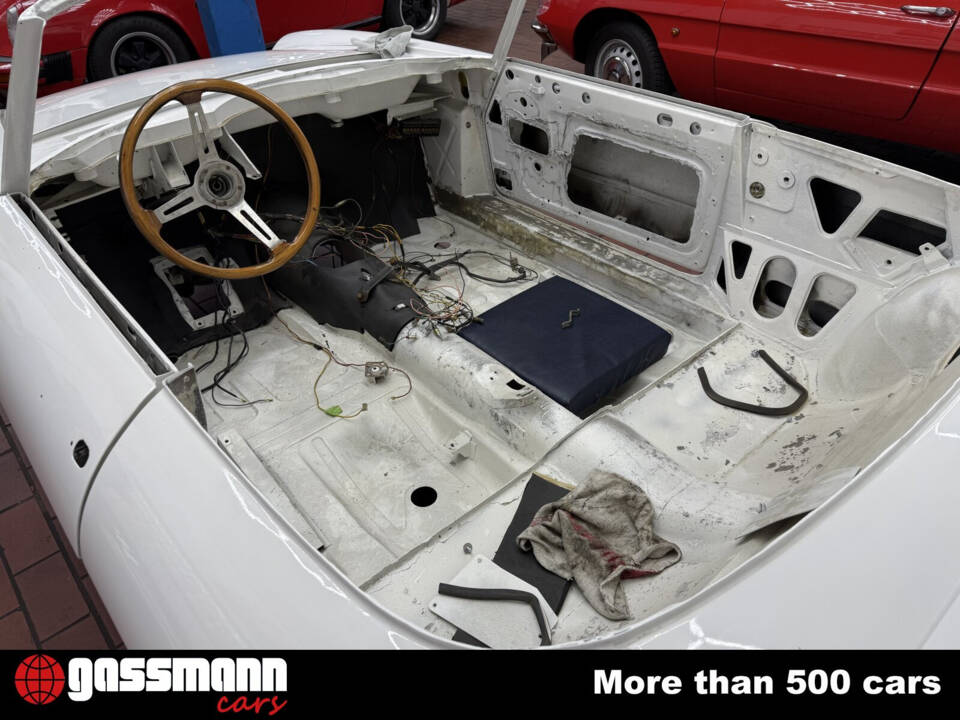 Bild 6/15 von Alfa Romeo 1750 Spider Veloce (1968)