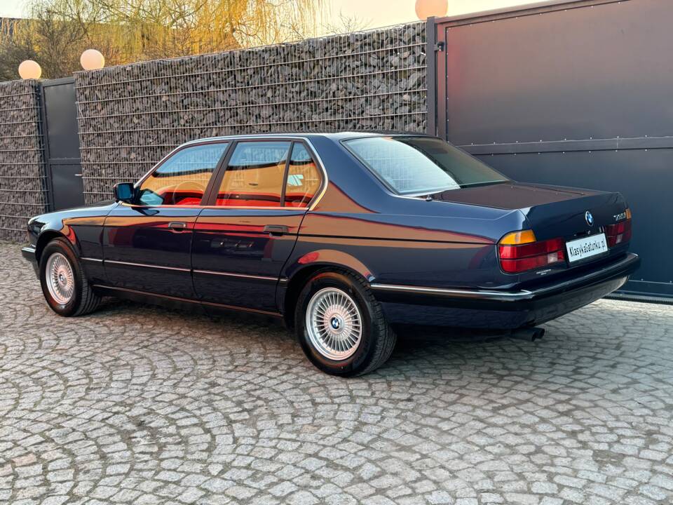 Immagine 39/99 di BMW 735i (1988)