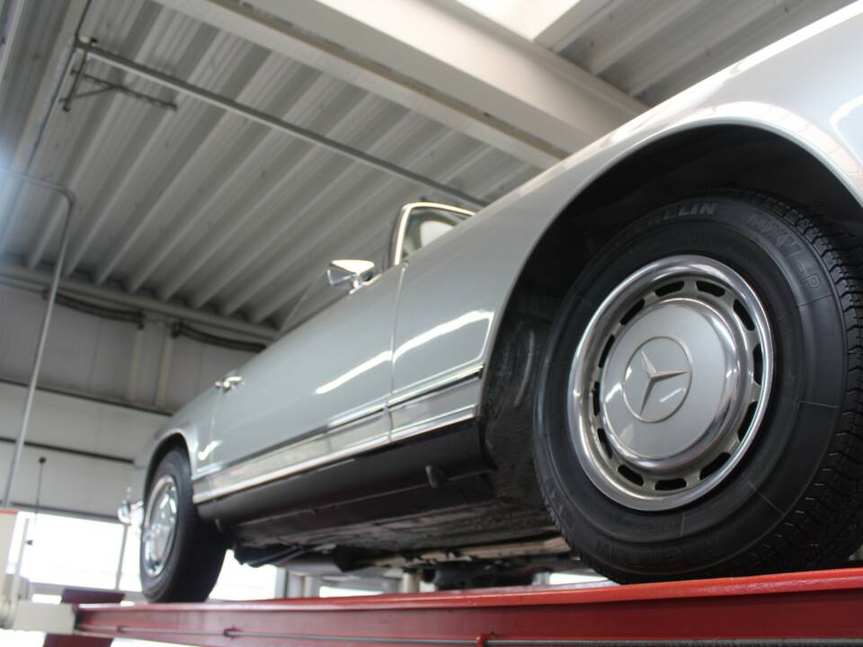 Imagen 8/50 de Mercedes-Benz 280 SL (1969)