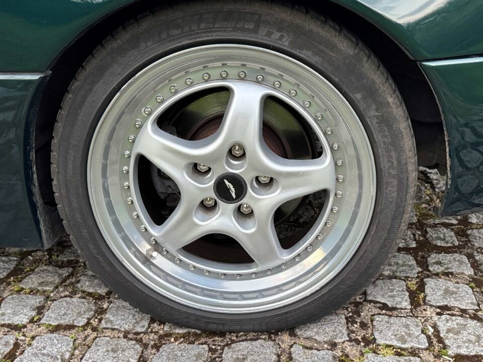 Image 24/44 of Aston Martin DB 7 Volante (1998)