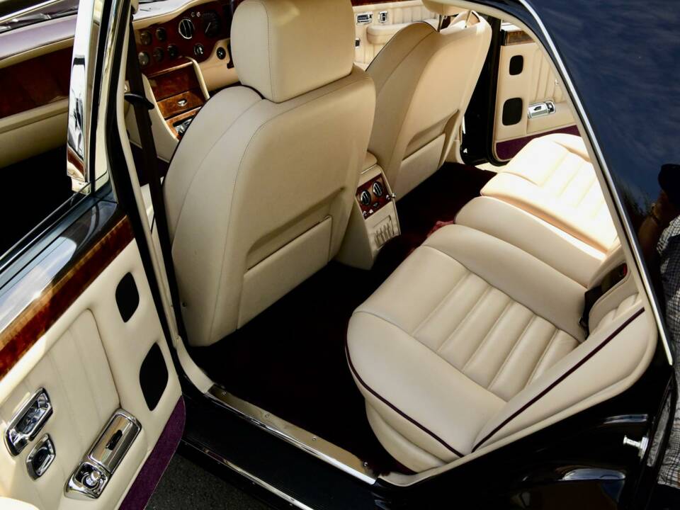 Image 25/50 of Bentley Turbo RT (1997)