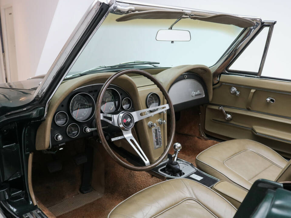 Image 5/17 of Chevrolet Corvette Sting Ray Convertible (1966)