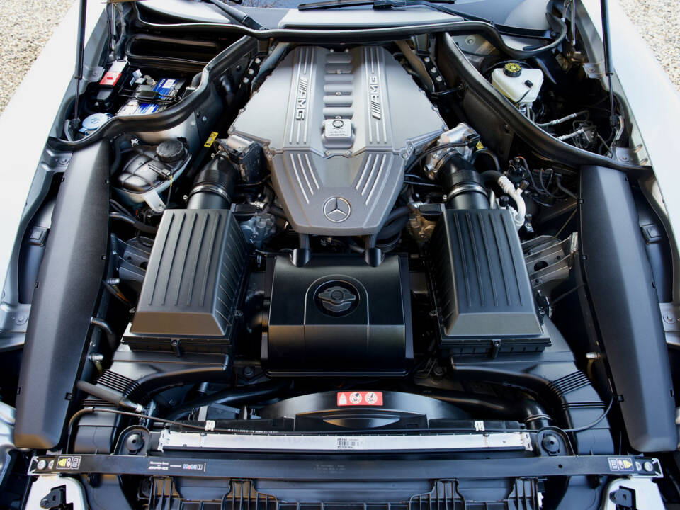 Imagen 4/50 de Mercedes-Benz SLS AMG (2011)