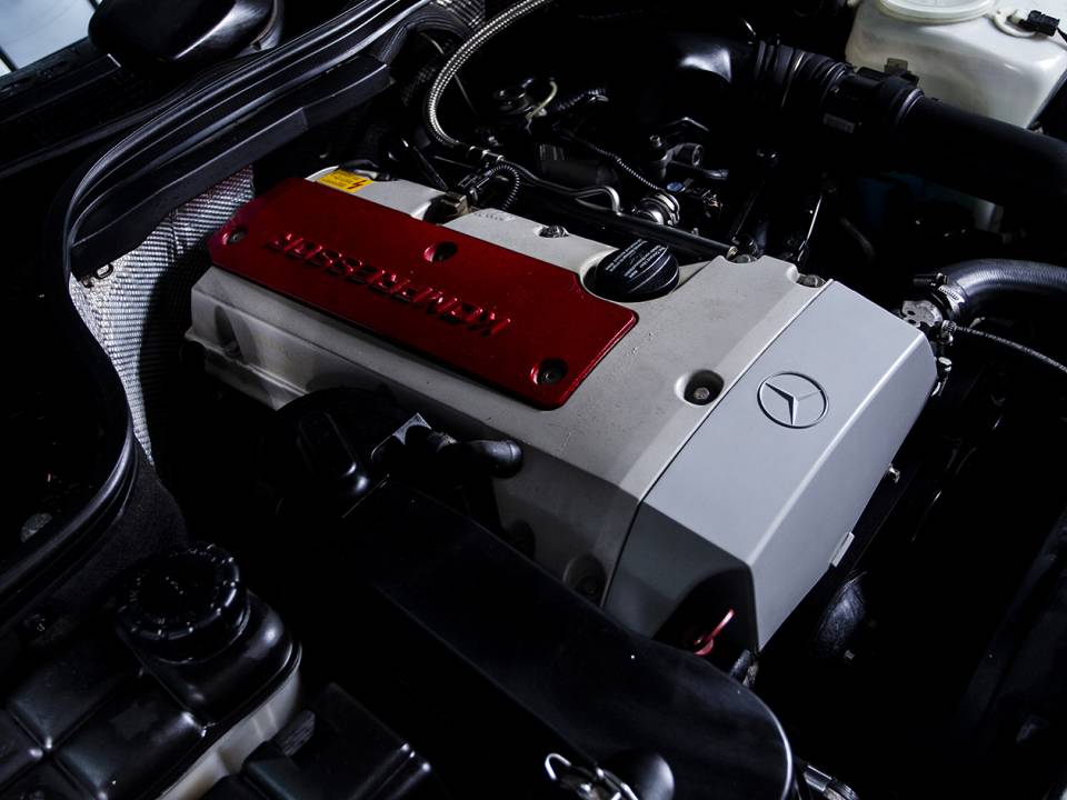 Immagine 39/39 di Mercedes-Benz CLK 230 Kompressor (2002)