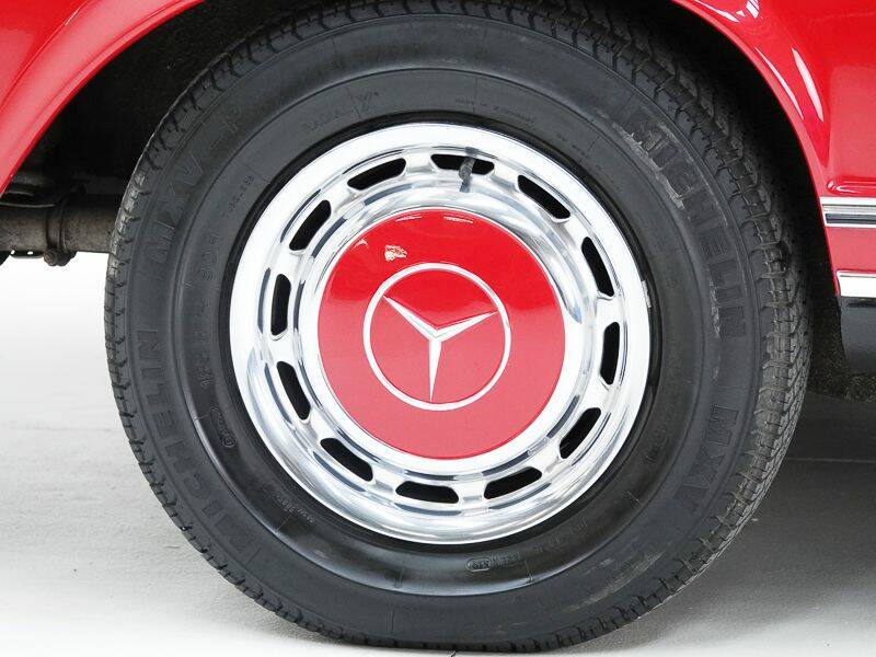 Image 13/15 of Mercedes-Benz 280 SL (1970)