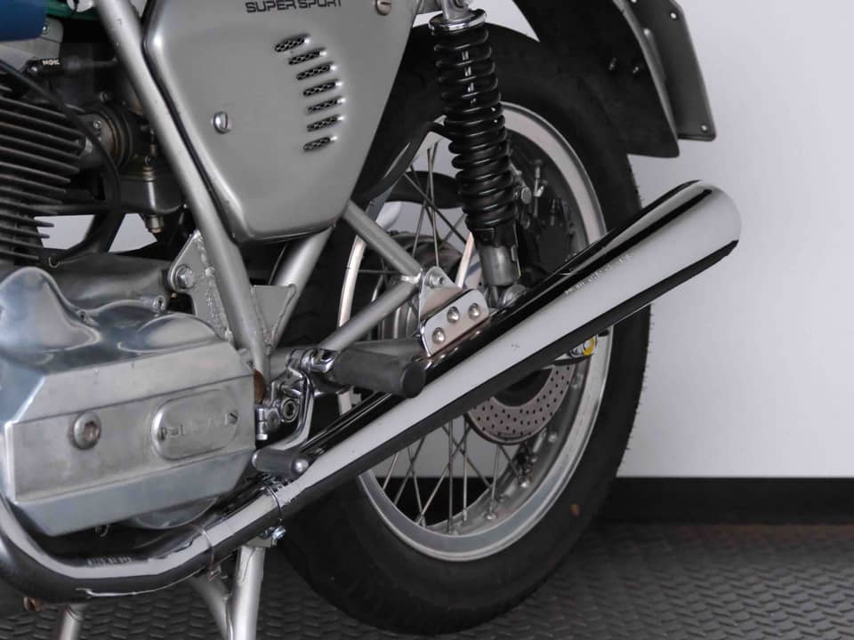 Image 32/75 of Ducati 900 SS (1976)