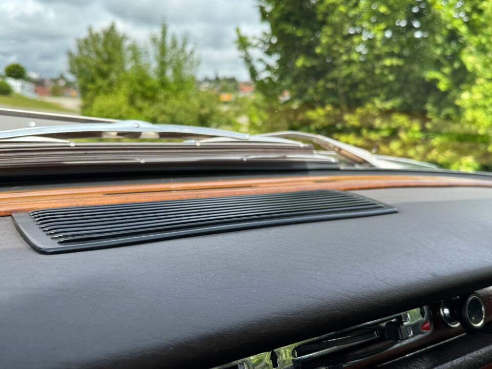 Image 18/47 of Mercedes-Benz 280 SE (1969)