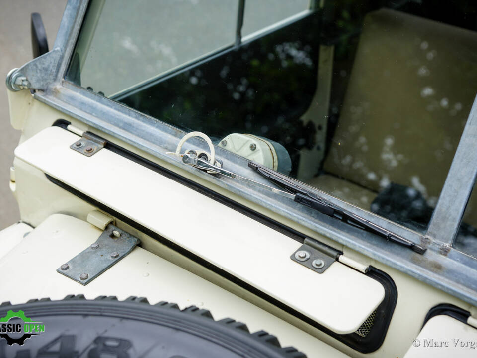 Image 33/55 of Land Rover 88 (1958)